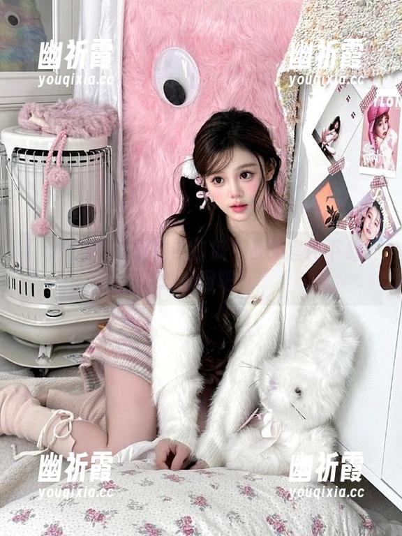想看热门瓜？快来官网下载17吃瓜网吧！