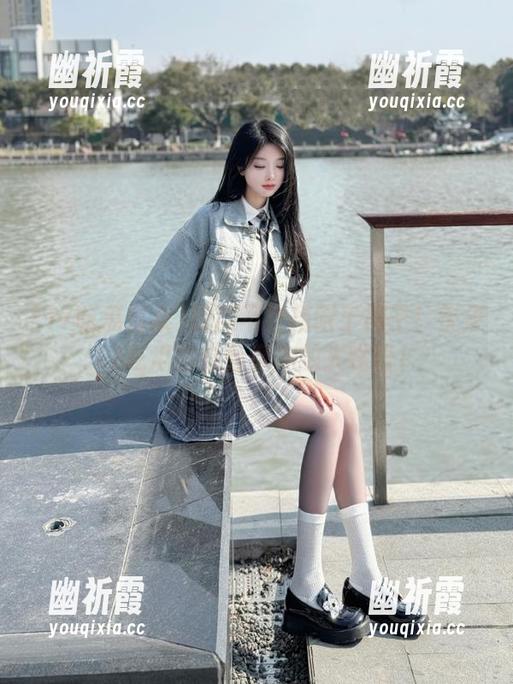 17吃瓜群众 吃瓜不止局限于椅子!快来17吃瓜群众分享你的大嘴巴!