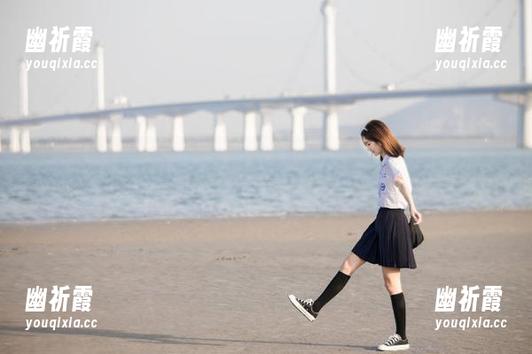 51吃瓜中心 登录“51吃瓜中心”,一场大戏即将上演,准备好吸二手烟了吗?
