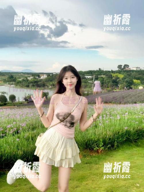 www.吃瓜 夜深人静时,常常跑去www.吃瓜的地址,感受八卦的隐秘气息。