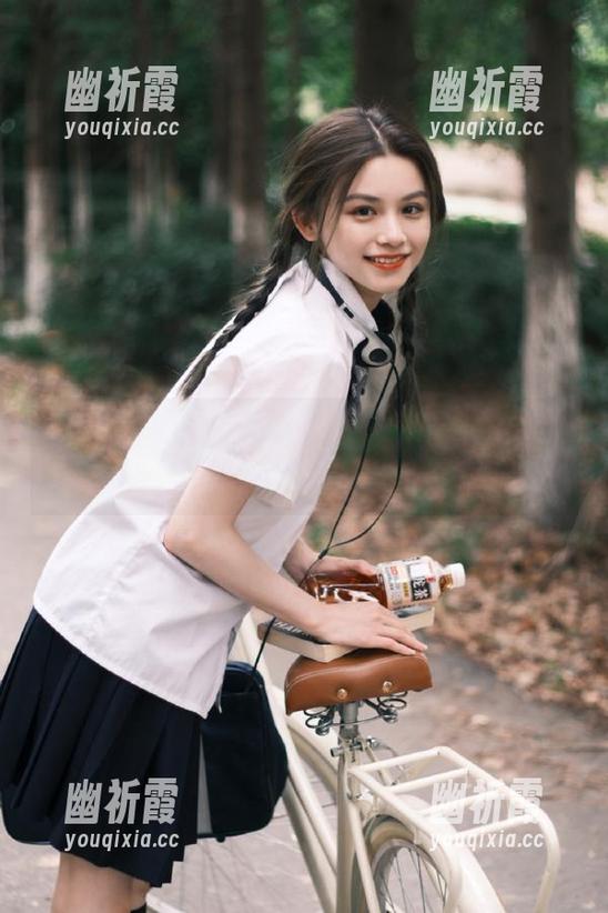 五一吃瓜网 登陆五一吃瓜网网址,一打开页面就一头扎进今天的八卦海洋!