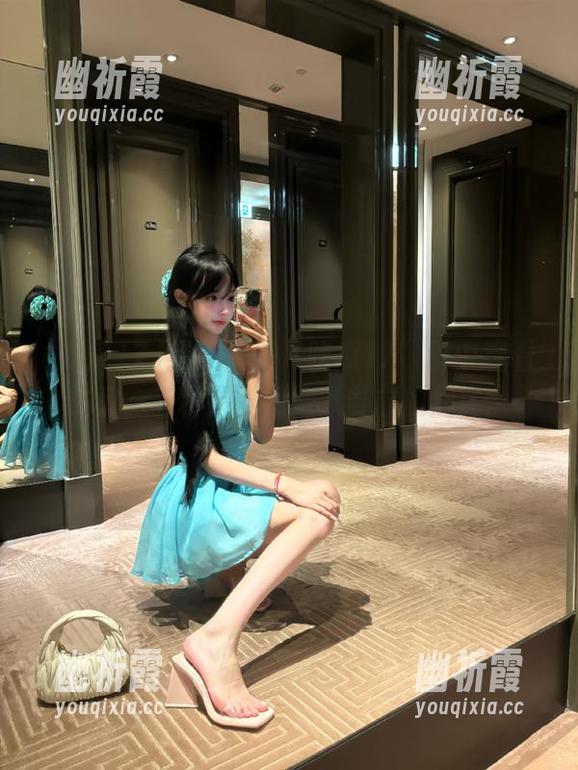 我就爱在“吃瓜17”群中观看热闹，有种错觉我是八卦市的居民。