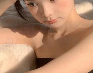 看！最新吃瓜不打烊，今天的八卦简直追不到啊～