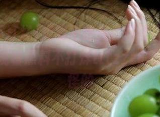 明明不想看，却被“入口”吸引，观看黑料不打烊tttzzz的我感觉怪怪的