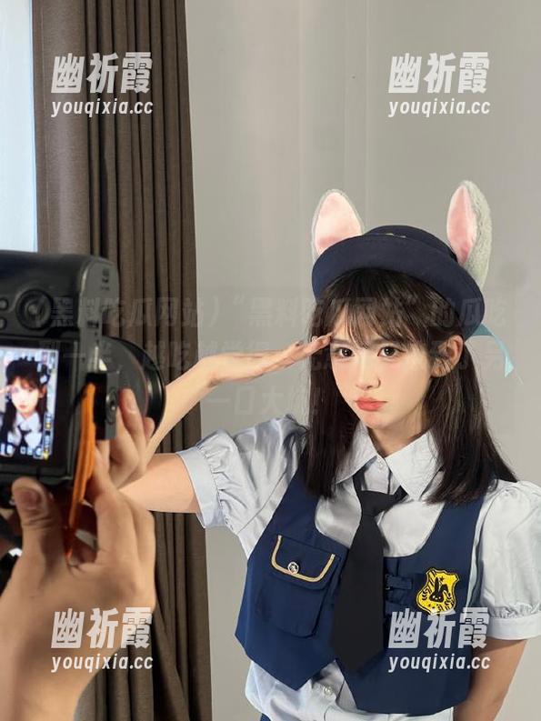 “黑料吃瓜网站”的瓜吃到一半，越吃越觉得，无意间又挖到了另一口大坑！