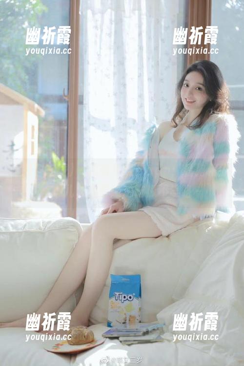 “黑料在线”app：看狗粮撒在哪儿，随时随地吃瓜不误咯～