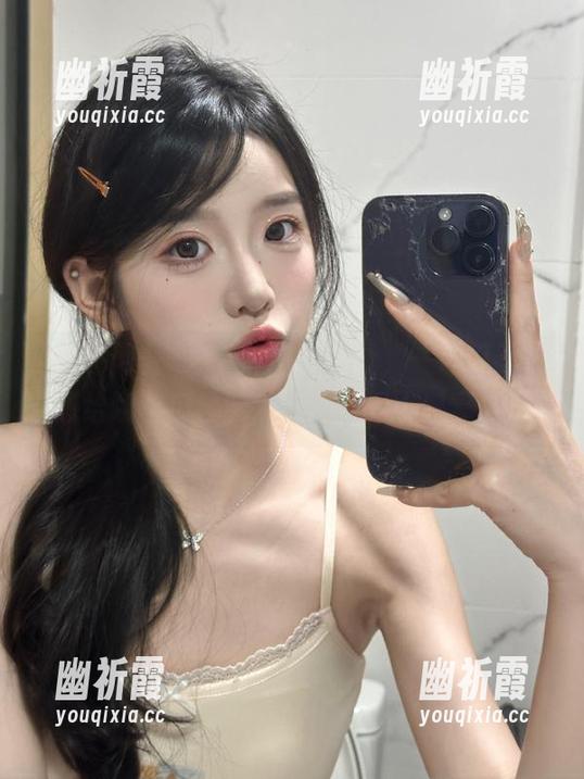 黑料网 一边看黑料网网址,一边忍不住想给哪个瓜尝尝,就像一场小型宴会。